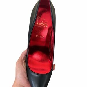 Freestyle Black Leather Pump with Red Interior